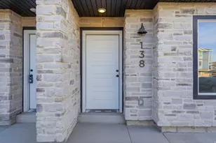 138 Chambord Ct E, Sandy, UT 84070 - Photo 2