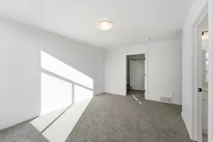 138 Chambord Ct E, Sandy, UT 84070 - Photo 38