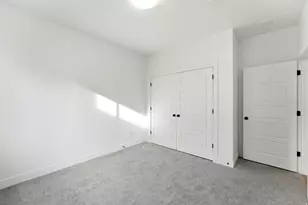 138 Chambord Ct E, Sandy, UT 84070 - Photo 22