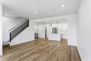 138 Chambord Ct E, Sandy, UT 84070 - Photo 18