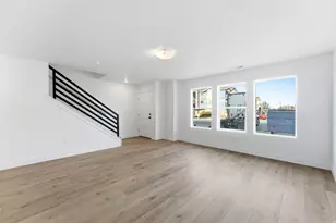 140 Chambord Ct E, Sandy, UT 84070 - Photo 10