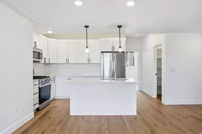 140 Chambord Ct E, Sandy, UT 84070 - Photo 4