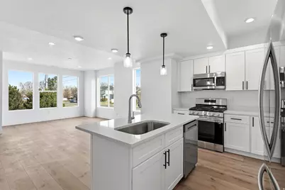 144 Chambord Ct E, Sandy, UT 84070 - Photo 14