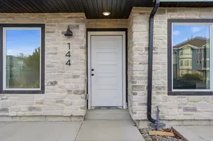144 Chambord Ct E, Sandy, UT 84070 - Photo 2