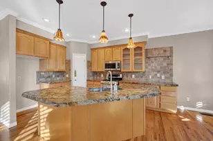 586 E Creekview Dr, Murray, UT 84107 - Photo 10