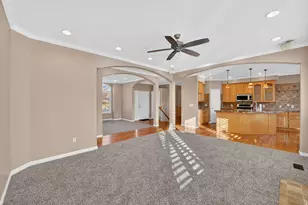 586 E Creekview Dr, Murray, UT 84107 - Photo 6