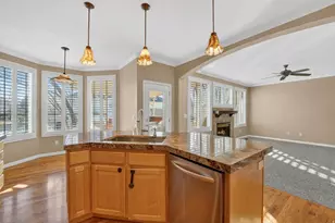 586 E Creekview Dr, Murray, UT 84107 - Photo 12