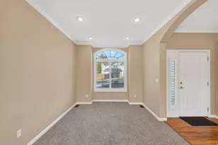 586 E Creekview Dr, Murray, UT 84107 - Photo 8