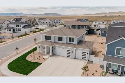 2989 N Lone Pine St #633, Eagle Mountain, UT 84005 - Photo 2