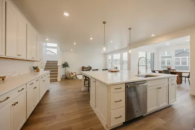 2989 N Lone Pine St #633, Eagle Mountain, UT 84005 - Photo 4