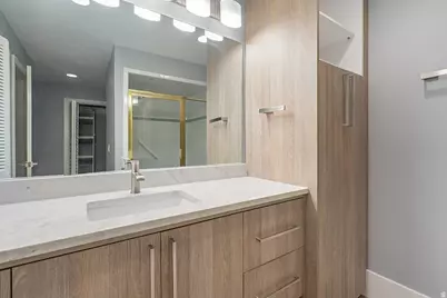 468 N E St, Salt Lake City, UT 84103 - Photo 32