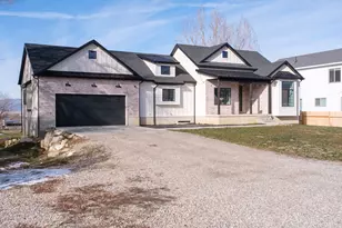 368 S 300 E, Mount Pleasant, UT 84647 - Photo 2