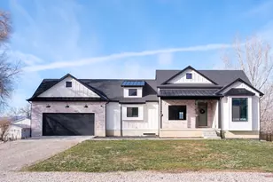 368 S 300 E, Mount Pleasant, UT 84647 - Photo 1