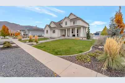 1633 W Alpenglow Cir, Farmington, UT 84025 - Photo 2