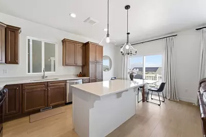 682 Benedict Dr, Saratoga Springs, UT 84045 - Photo 2