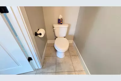 328 W Pages Ln, Bountiful, UT 84010 - Photo 8