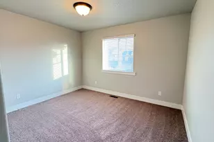 328 W Pages Ln, Bountiful, UT 84010 - Photo 12