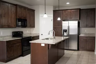 328 W Pages Ln, Bountiful, UT 84010 - Photo 4