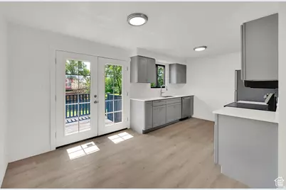 282 E 925 S, Layton, UT 84041 - Photo 4