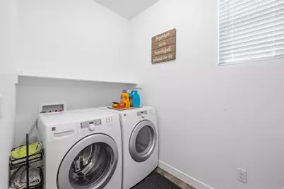 1974 W 775 N, Layton, UT 84041 - Photo 10