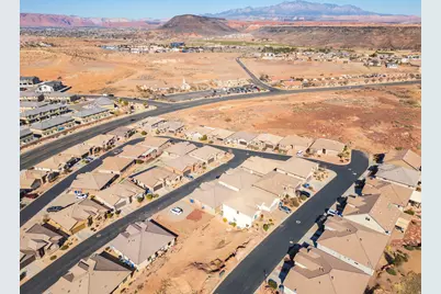 2261 S Tonaquint Dr #11, Saint George, UT 84770 - Photo 4