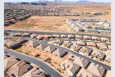 2261 S Tonaquint Dr #11, Saint George, UT 84770 - Photo 12