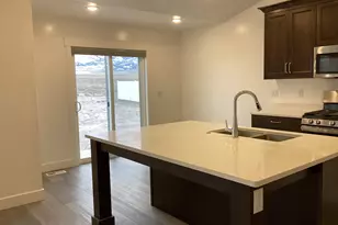 352 S Amber Fld Dr, Grantsville, UT 84029 - Photo 4