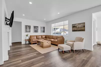 8496 N Tiffany Ln, Lake Point, UT 84074 - Photo 4