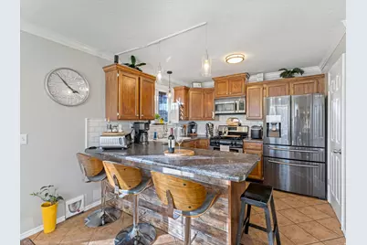 11270 S Farnsworth Ln, Sandy, UT 84070 - Photo 14