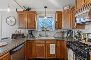 11270 S Farnsworth Ln, Sandy, UT 84070 - Photo 4