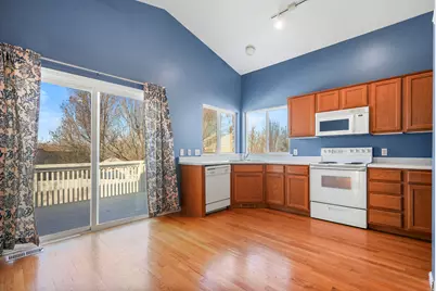 726 Pioneer Ave, Tooele, UT 84074 - Photo 4