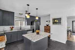 7462 S 2300 E, Cottonwood Heights, UT 84121 - Photo 8