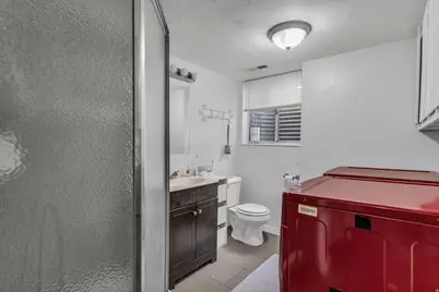 7462 S 2300 E, Cottonwood Heights, UT 84121 - Photo 20