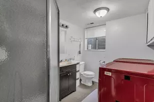 7462 S 2300 E, Cottonwood Heights, UT 84121 - Photo 20