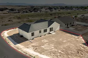 2403 E Sunflower Dr, Eagle Mountain, UT 84005 - Photo 38