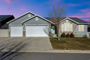 503 Firestone Dr, Santaquin, UT 84655 - Photo 2