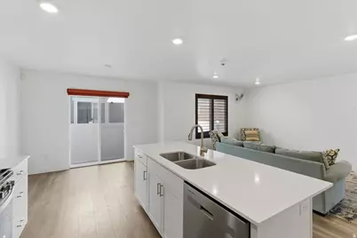 1034 E Jack Dr, Saratoga Springs, UT 84045 - Photo 12