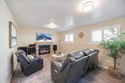 851 E Center St, Pleasant Grove, UT 84062 - Photo 10