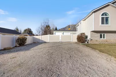 851 E Center St, Pleasant Grove, UT 84062 - Photo 32