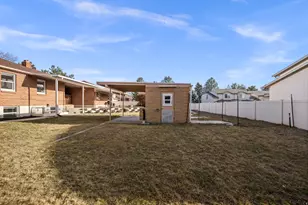 1420 E Spring Ln S, Holladay, UT 84117 - Photo 34
