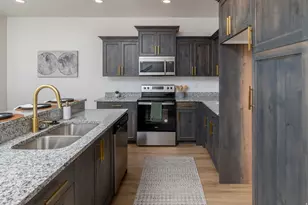 864 E 250 N, Hyrum, UT 84319 - Photo 4