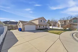2519 W Bennion Pines Ct S, Taylorsville, UT 84129 - Photo 2