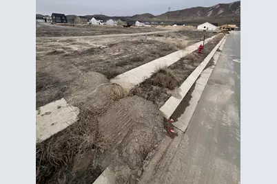 2323 E Sunflower Dr #443, Eagle Mountain, UT 84005 - Photo 2