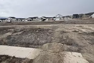 2343 E Sunflower Dr, Eagle Mountain, UT 84005 - Photo 2