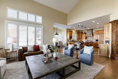 407 E Hidden Lake Dr, Bountiful, UT 84010 - Photo 2