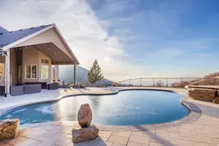 407 E Hidden Lake Dr, Bountiful, UT 84010 - Photo 4