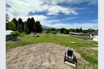 445 S 100 W #5A, Providence, UT 84332 - Photo 4