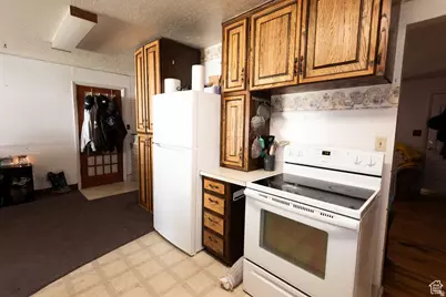 960 N 100 W, Tremonton, UT 84337 - Photo 8