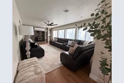 1442 W Diamond Valley Dr, Saint George, UT 84770 - Photo 10