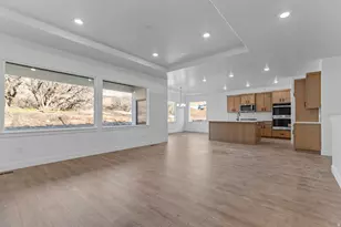 185 W Glenbrittle Dr, Lehi, UT 84048 - Photo 4